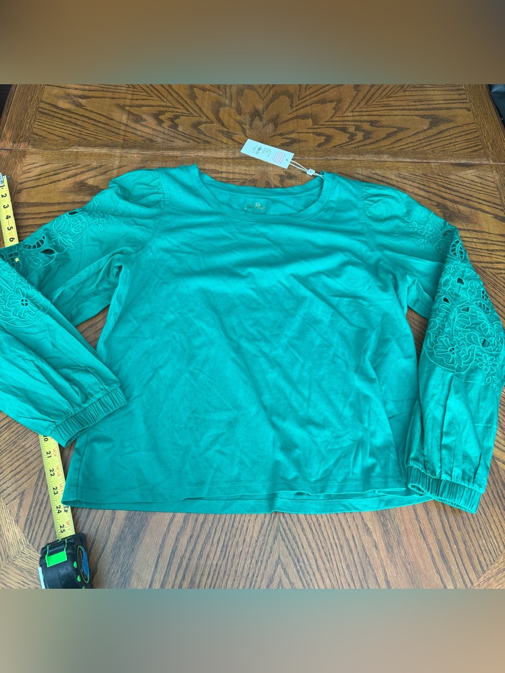 Lilly Pulitzer
ISLEY KNIT TOP, FIDDLE LEAF GREEN NWT XL - Picture 9 of 10